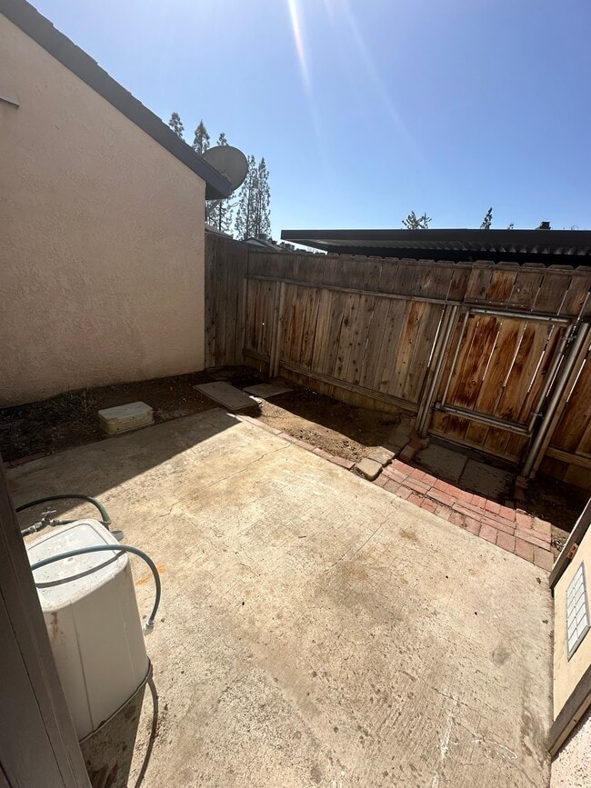 Building Photo - 7800 Westfield Rd