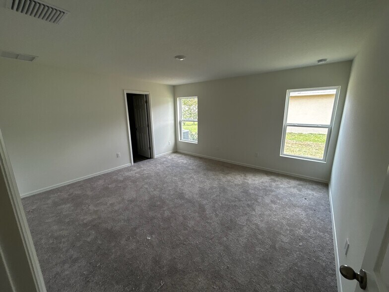 Building Photo - 93 Rymshaw Dr