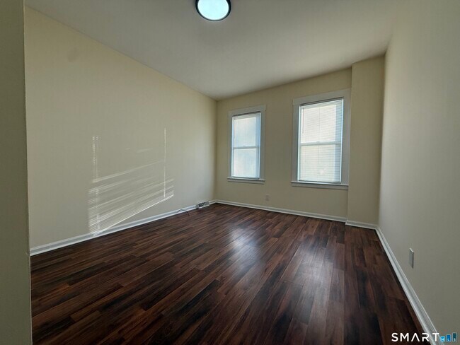 Building Photo - 51 Gilbert St