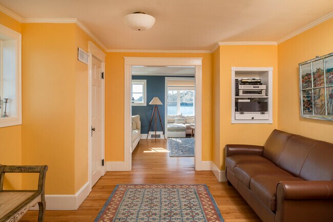 Building Photo - 7 Point Rd