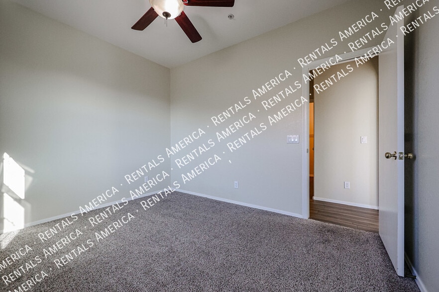 Building Photo - 1255 S Rialto