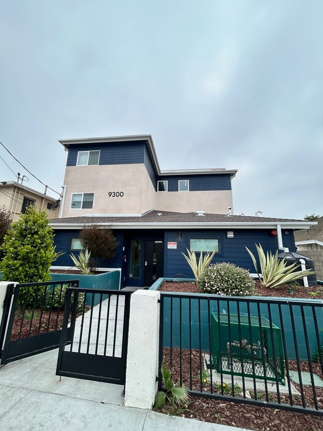 Floorplan - 9300 Compton Ave