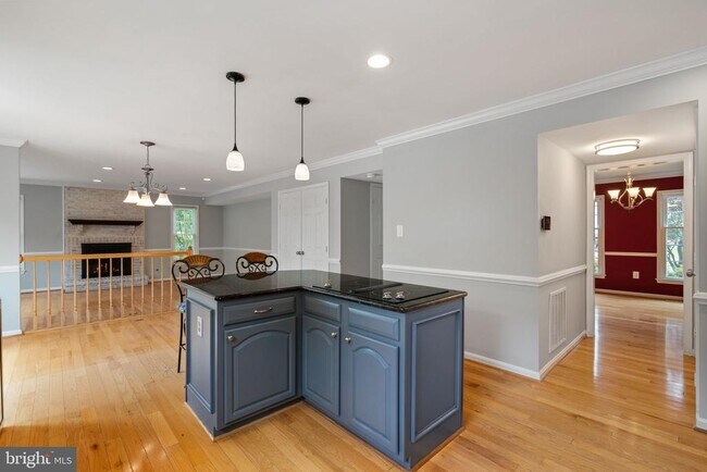 Building Photo - 8527 Silverview Dr
