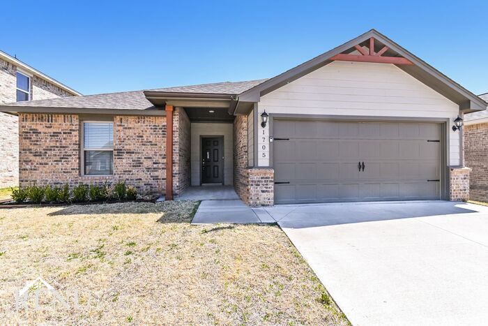 Building Photo - 1705 Burgundy Dr