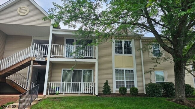 Building Photo - 3012 Doolittle Dr