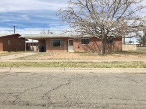Building Photo - Northeast El Paso 3 Bed Refrig A/C w/Mount...