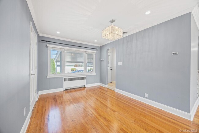 Building Photo - 2282 Baylis Ave