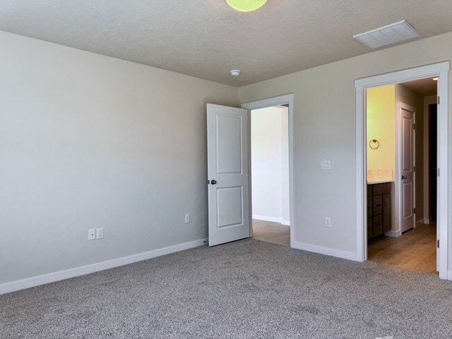 Building Photo - 7565 E Edison St