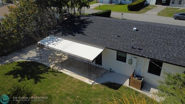 Building Photo - 1472 NE 30th Ct