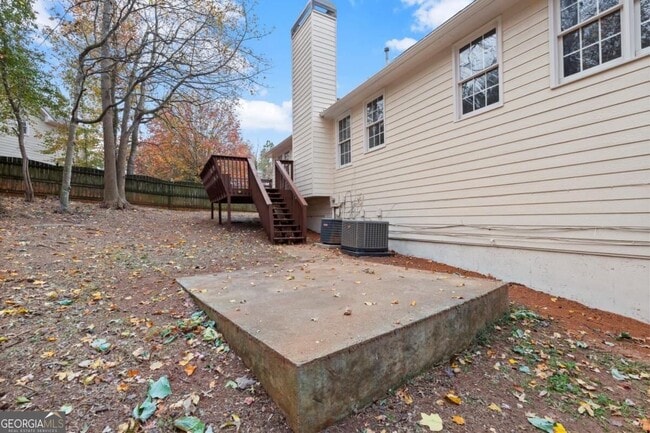 Building Photo - 16 Valleyside Dr