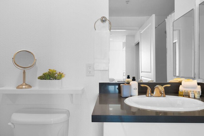 Building Photo - 388 Beale St