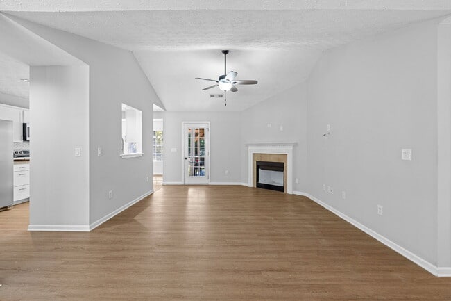 Building Photo - 3 Bedroom Ranch in Golf Cart Area of Senoia