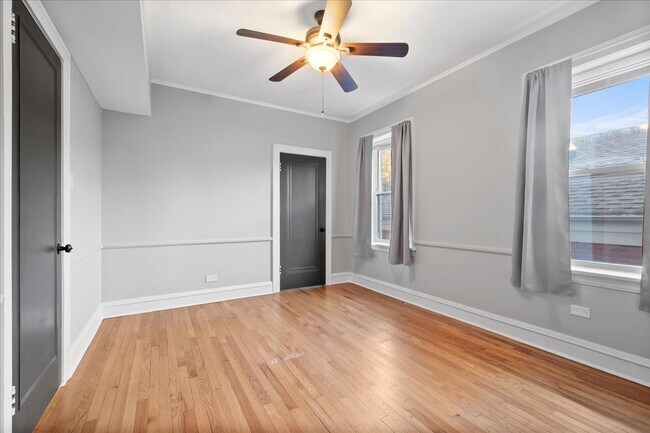 Building Photo - 1414 Dobson St