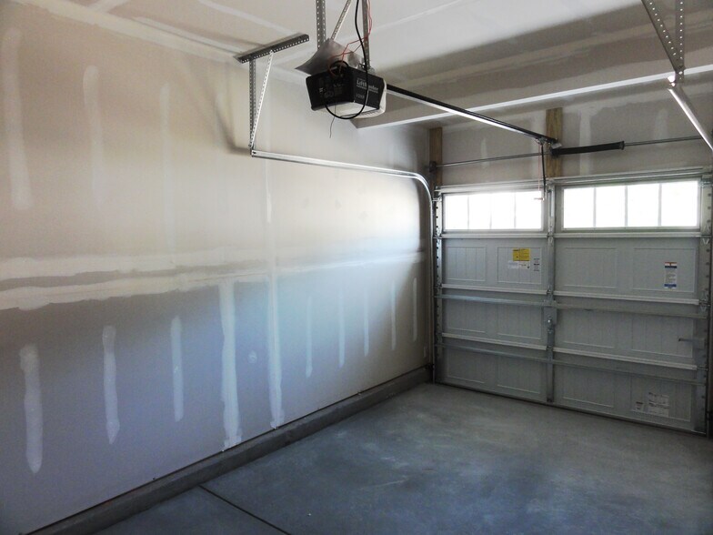 Building Photo - 111 Grande Sky Ct