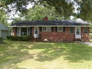 Building Photo - 142 Bryan Blvd