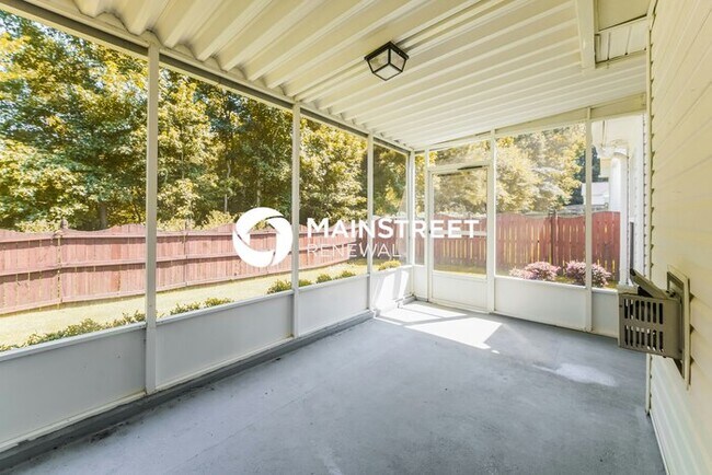 Building Photo - 4 Bedroom Pet-Friendly Home in SHARPSBURG,...