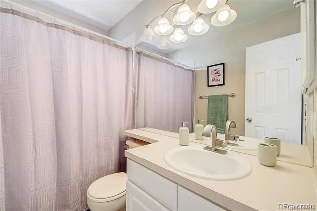 Building Photo - 1714 Foxfield Dr