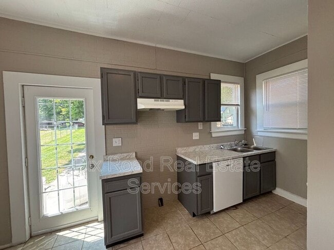 Building Photo - 539 Ross Ave