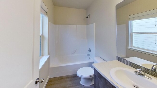 Building Photo - Spacious 2-Bedroom, 2-Bathroom Townhome in West Olympia — Apply Today!!