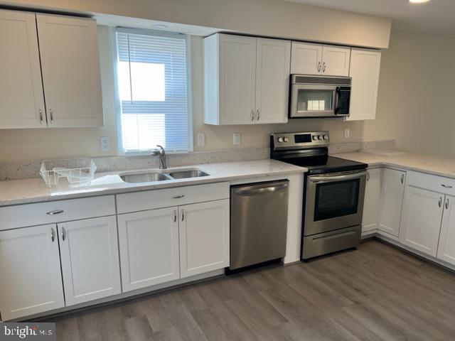 Building Photo - 17207 Manning Dr