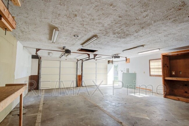 Building Photo - 321 Patrician Dr