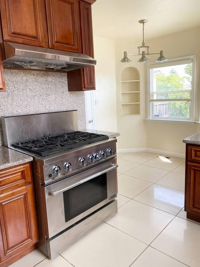 Building Photo - 2 bedroom in Berkeley CA 94702