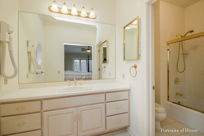 Building Photo - 1115 Bridgeview Ln