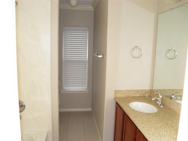 Building Photo - 12827 Mills Breeze Dr