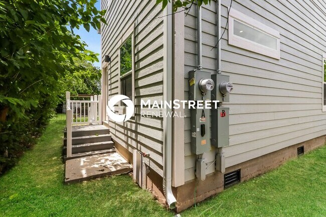 Building Photo - 3 Bedroom Pet-Friendly Home in Houston, TX with Main Street Renewal