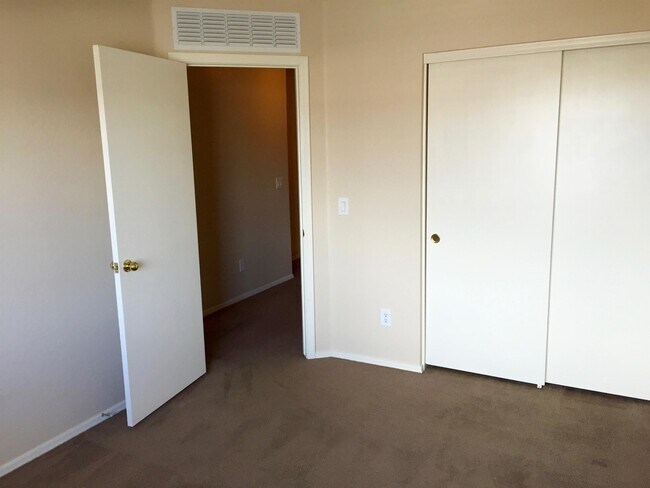 Building Photo - 21827 W Cocopah St