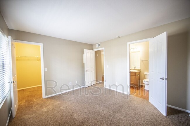 Building Photo - 15024 Avenida Venusto