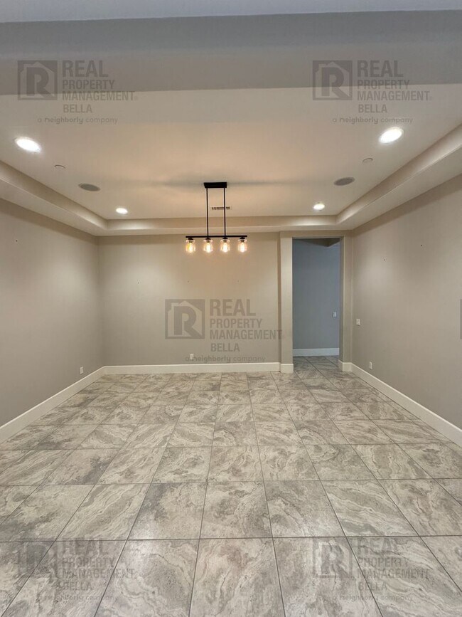 Building Photo - Beautiful Winchester Home with Open Floor Plan, Office & Solar