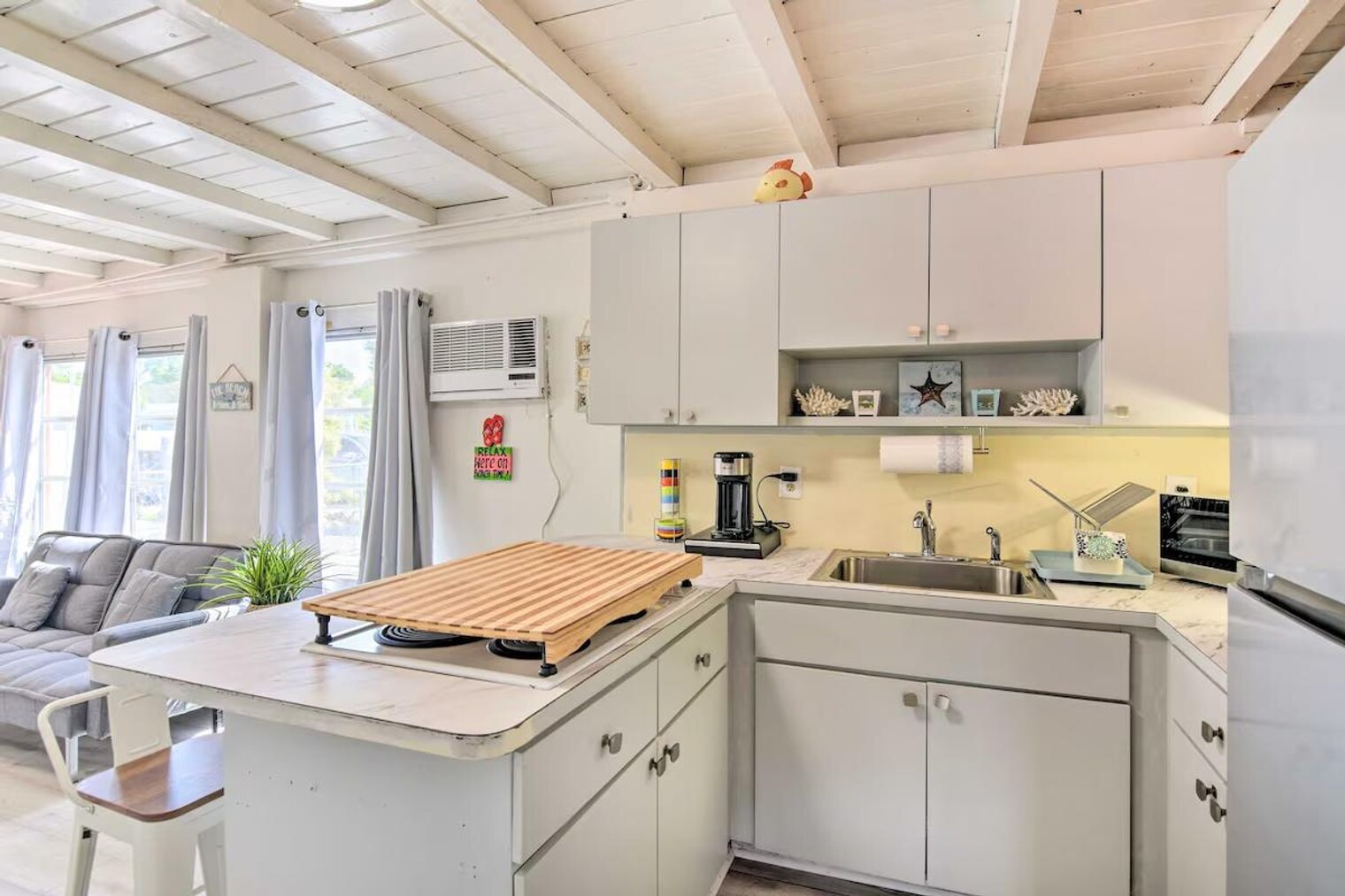 Building Photo - 134 1st Ct