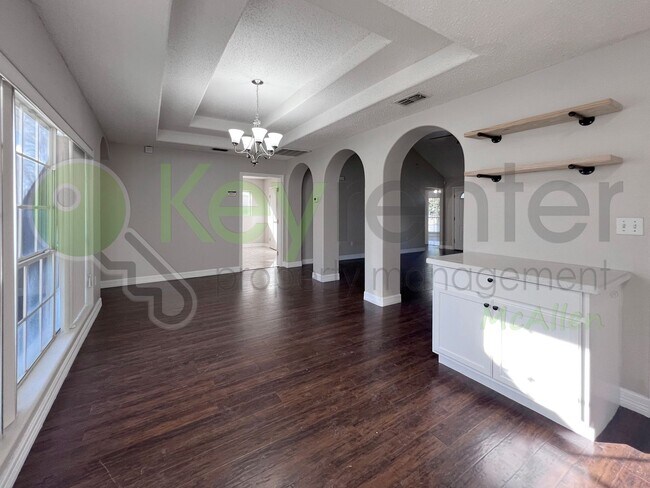 Building Photo - Beautiful 4B/2B Home in Pharr