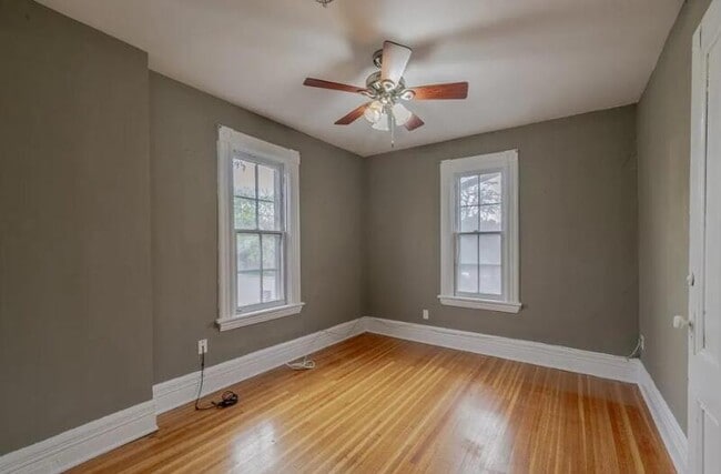 Building Photo - 213-215-215 Oxford St