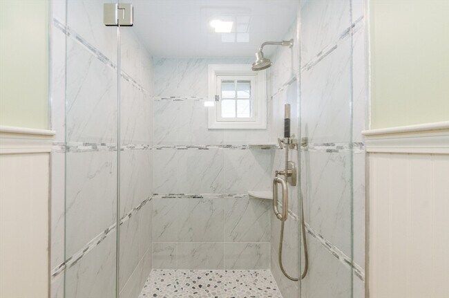 Building Photo - 7 Anawan Rd