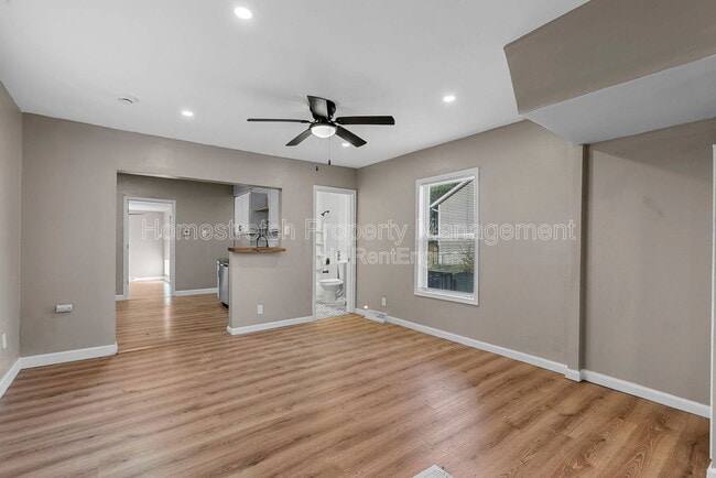 Building Photo - 7021 Robbins Ave