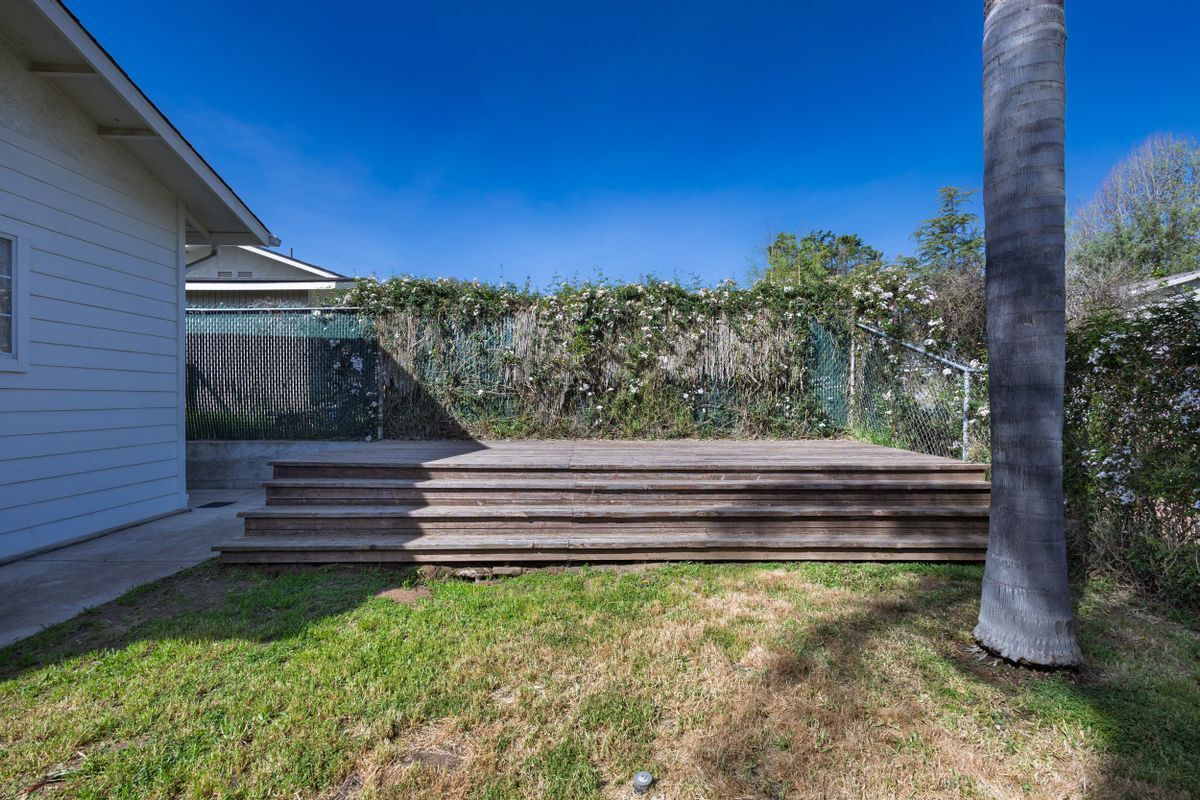 Building Photo - 988 Camino Caballo-