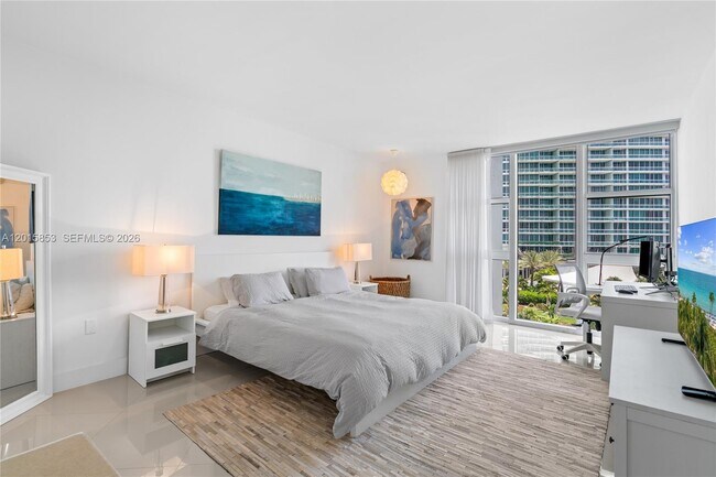 Building Photo - 10275 Collins Ave