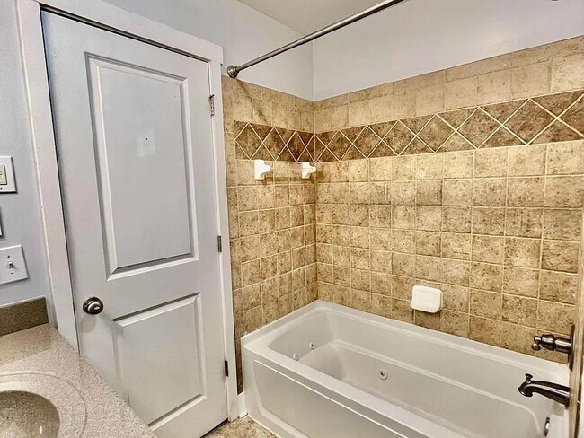 Building Photo - 221 Semel Cir NW