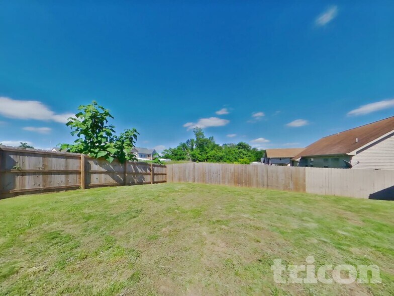 Building Photo - 1041 Charles Thomas Dr