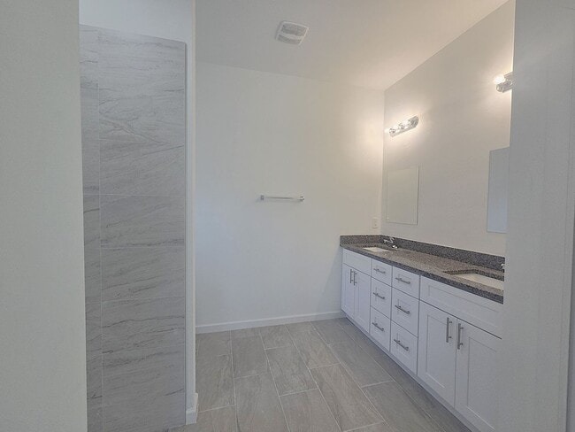 Building Photo - Brand New 4/2/2- South Lehigh Acres