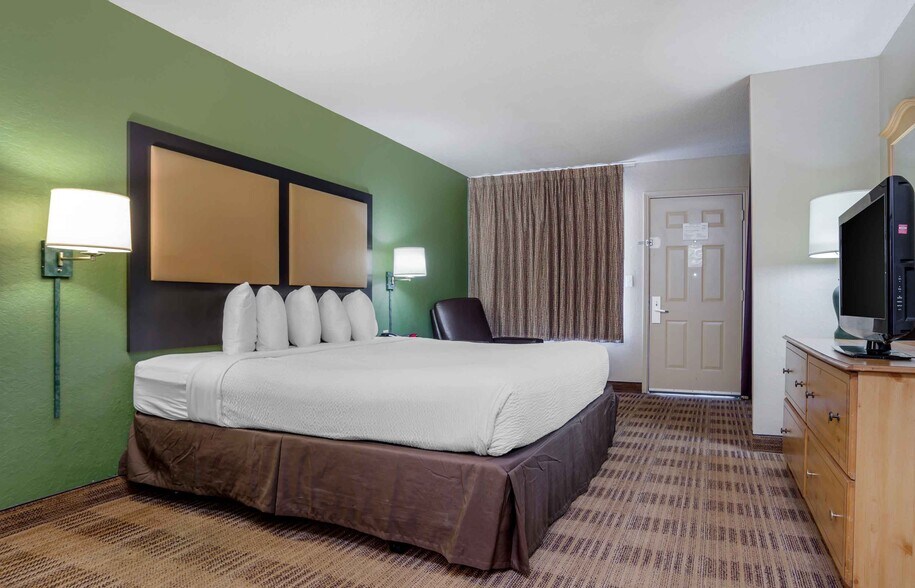 Building Photo - Furnished Studio-Baltimore - BWI Airport - International Dr.