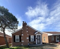 Building Photo - "Charming 3-Bedroom Home with Cozy Fireplace & Gleaming Hardwood Floors!"
SECTION 8 PREFERRED!