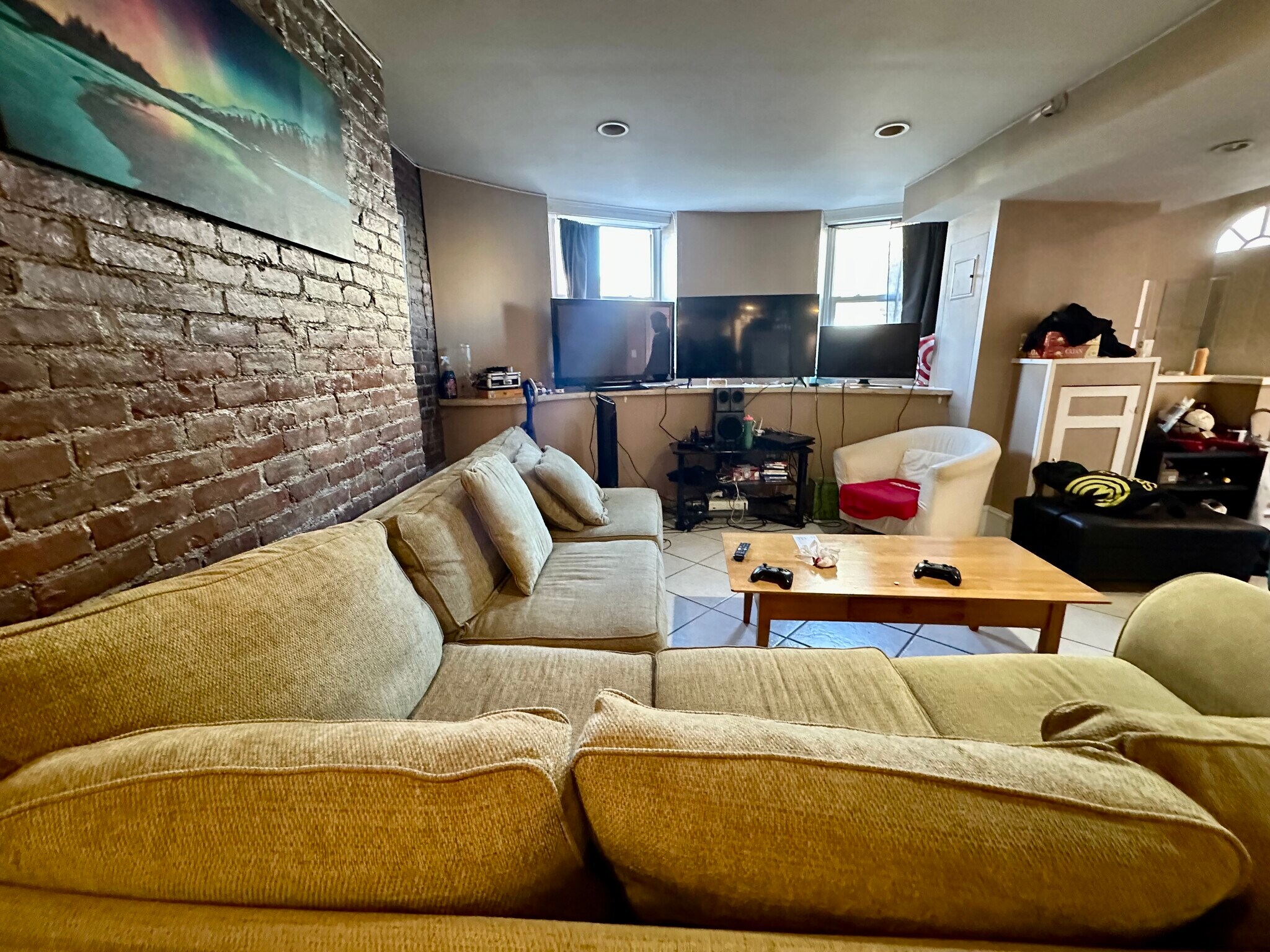 Building Photo - 10 Saint Lukes Rd