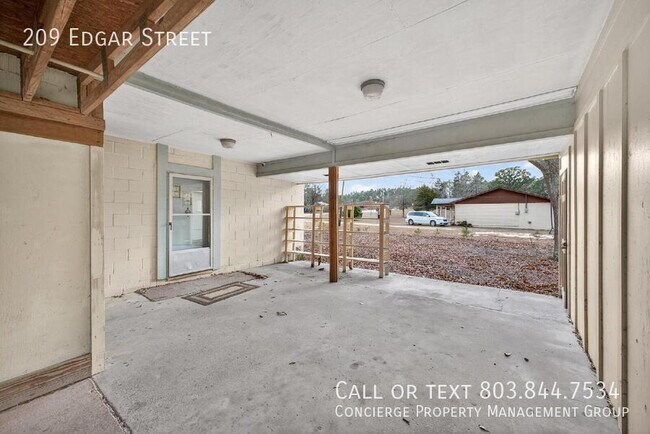 Building Photo - 209 Edgar St