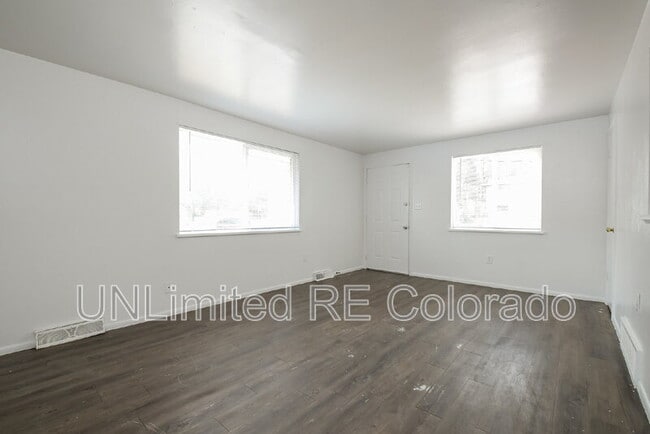 Building Photo - 1040 N Raleigh St