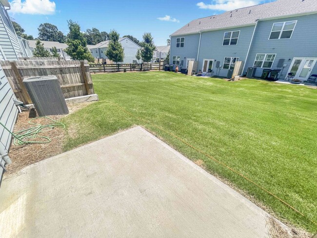 Building Photo - Cartersville Townhome - 3BR/2.5BA