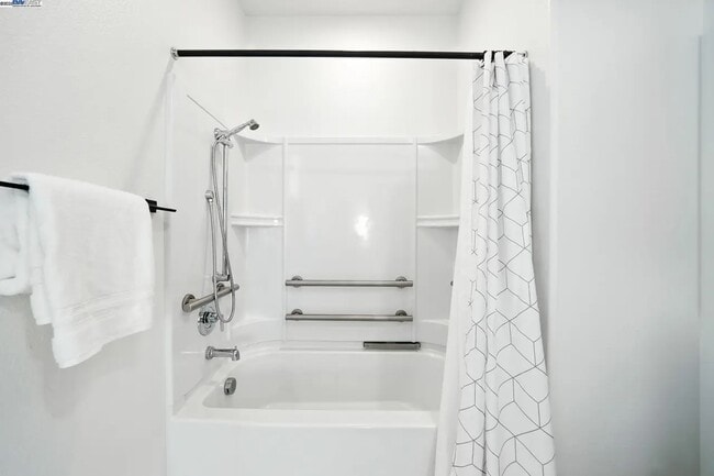 Building Photo - 25243 Villager Ln