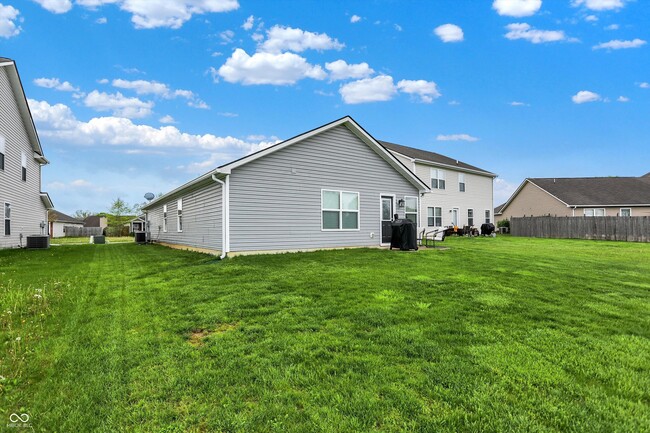Building Photo - 5549 Wild Horse Dr